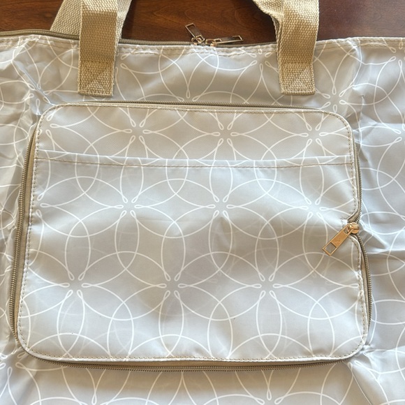 New DSW Foldable Tote. - Picture 7 of 12